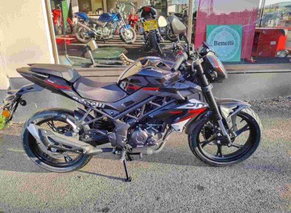 New BENELLI BN125 E5 + BLACK
