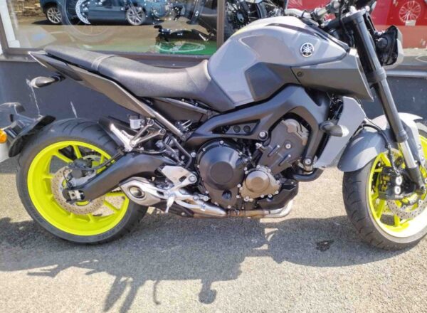 2017 YAMAHA MT-09A BNS GREY FLUO