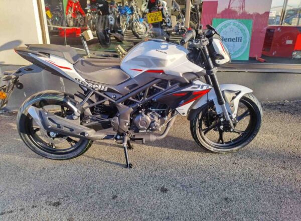 New BENELLI BN125 E5 + WHITE