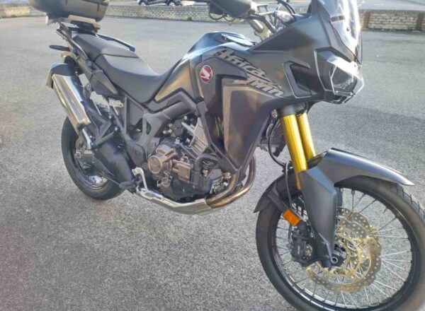2017 HONDA CRF1000L
D-H DCT MODEL BLACK